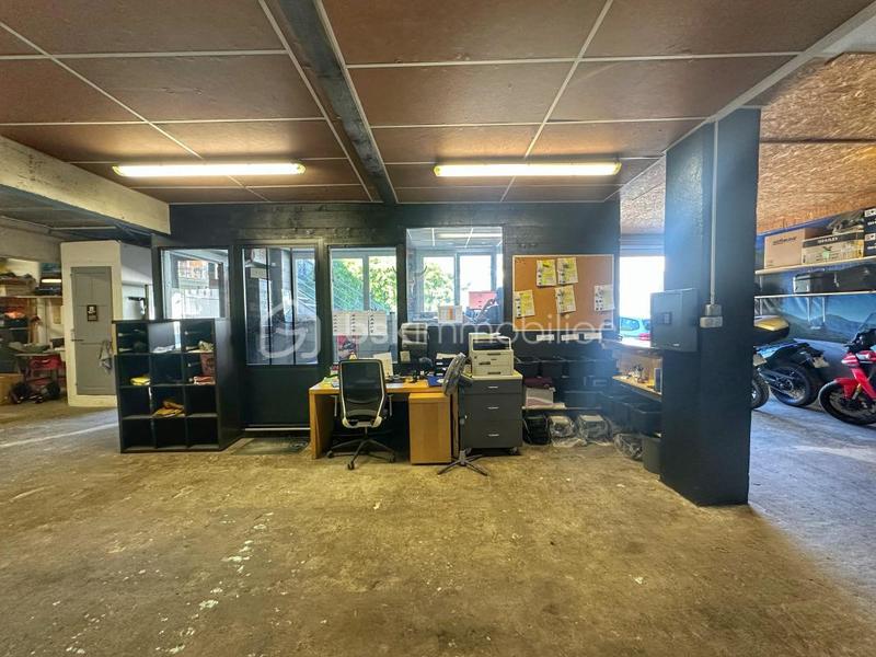 Bureau - 145 m² - 1 pièce