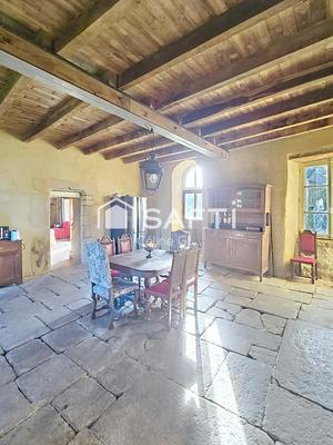 Propriété - 180 m² - 7 pièces