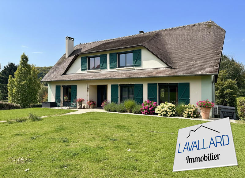 Maison - 202 m² - 8 pièces