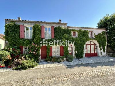 Maison - 232 m² - 10 pièces