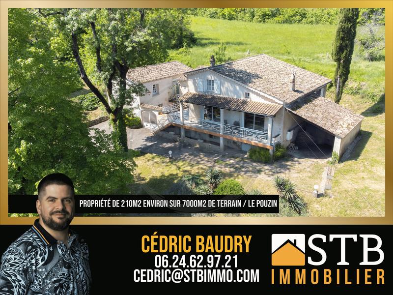 Propriété - 210 m² - 6 pièces