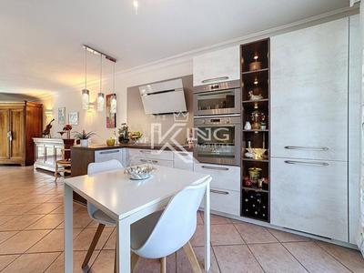 Appartement - 97 m² - 4 pièces