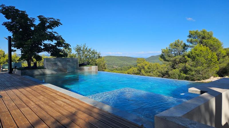 Maison - 170 m² - 5 pièces