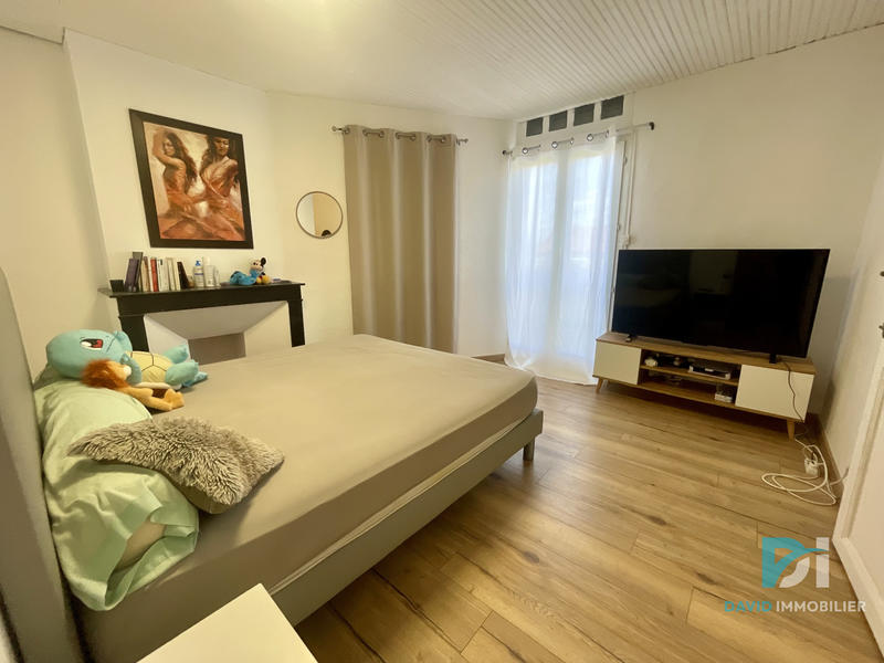 Maison - 242 m² - 5 pièces