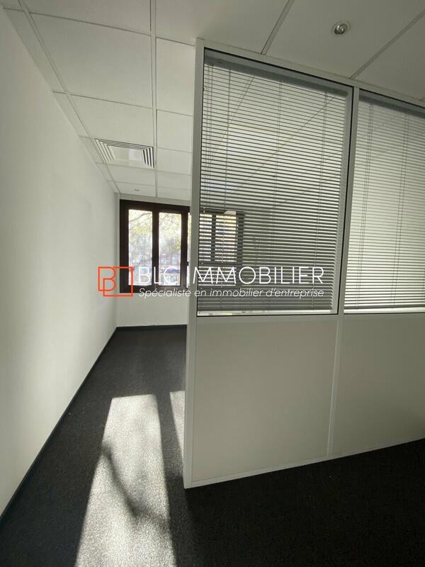 Bureau - 570 m²