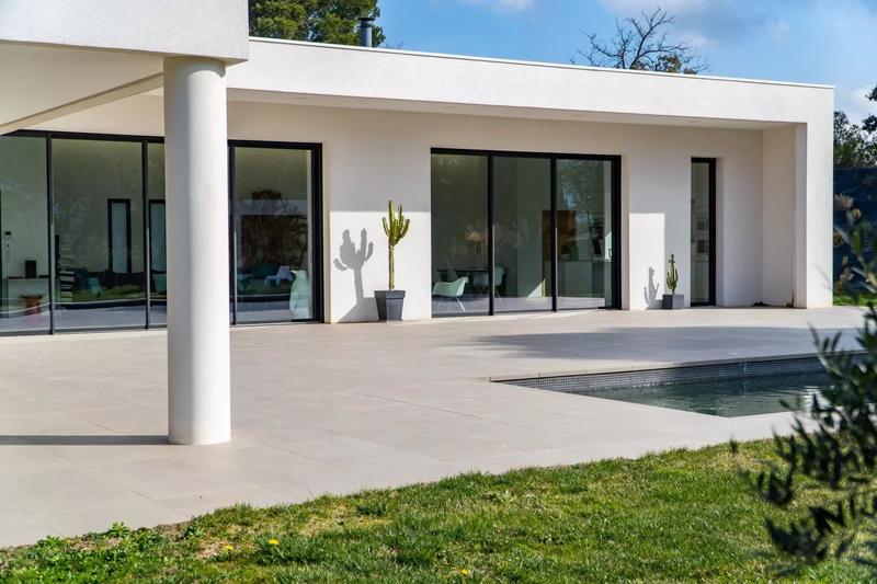 Maison - 220 m² - 5 pièces