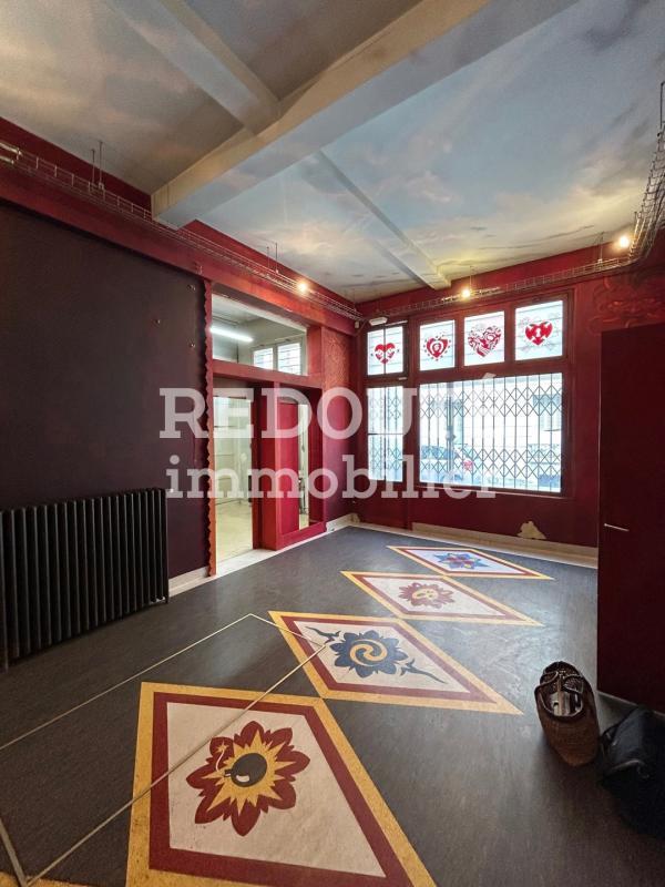 Local commercial - 96 m² - 3 pièces