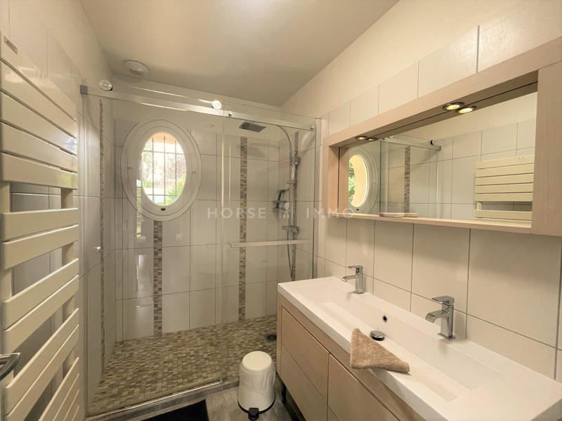 Maison - 345 m² - 7 pièces