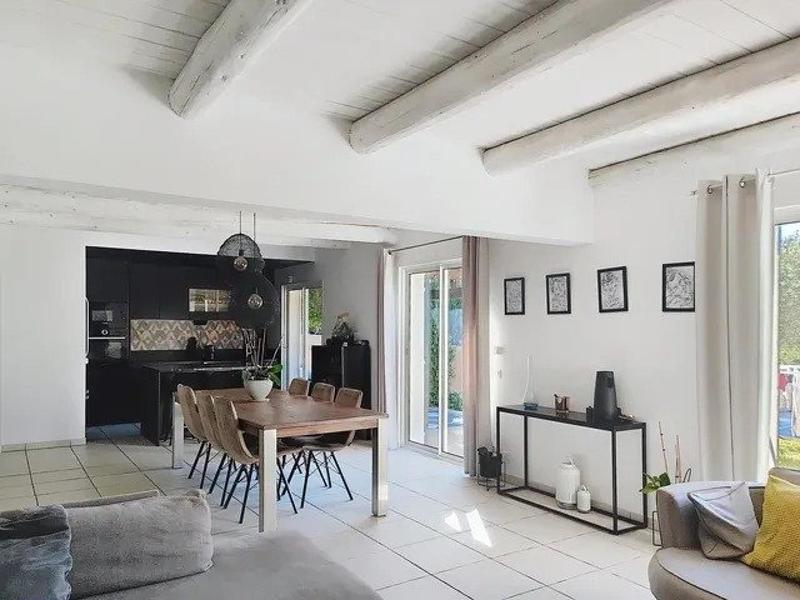 Villa - 200 m² - 8 pièces