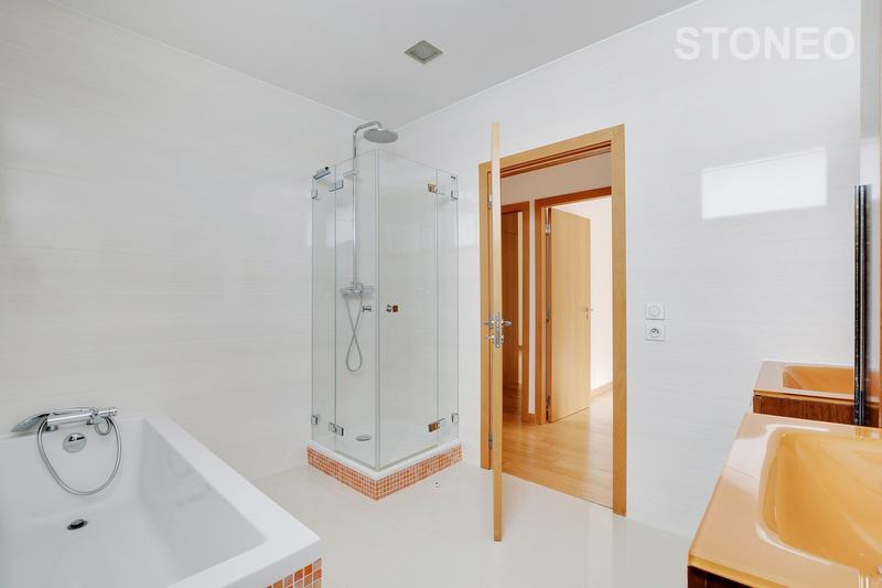 Maison ancienne - 361 m² - 7 pièces