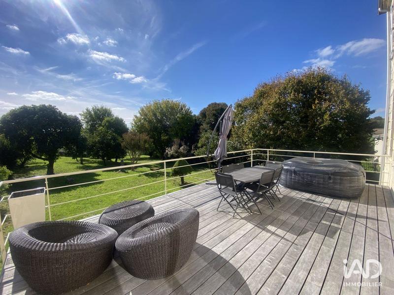 Maison - 300 m² - 6 pièces