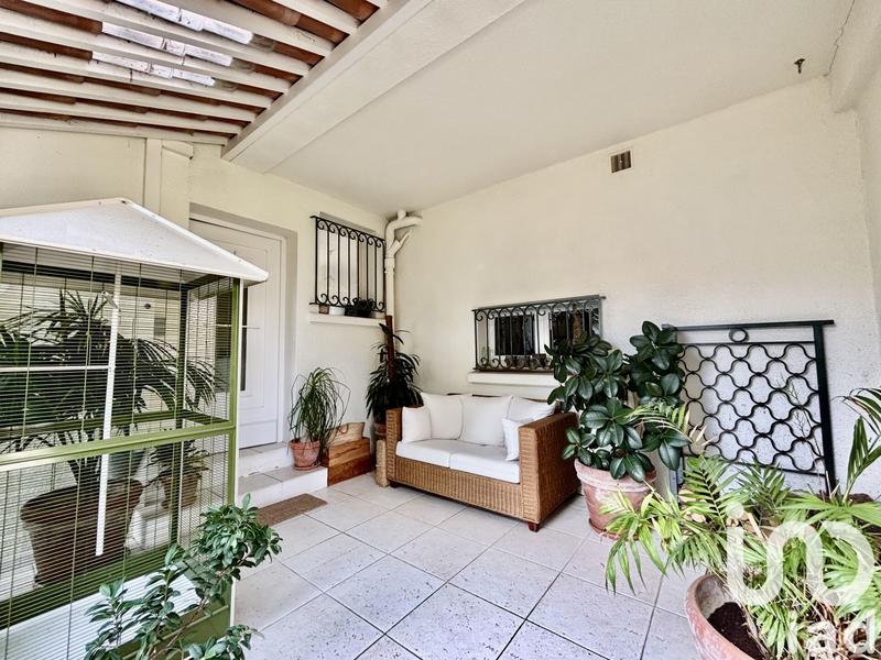 Maison - 240 m² - 9 pièces