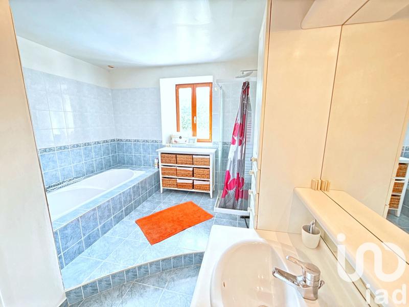 Maison - 326 m² - 11 pièces