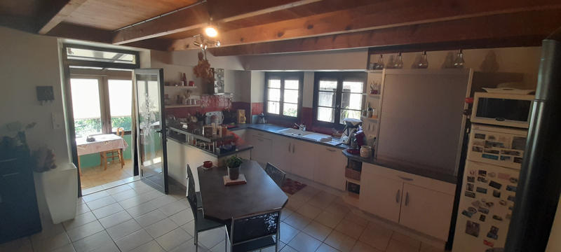 Maison - 220 m² - 9 pièces