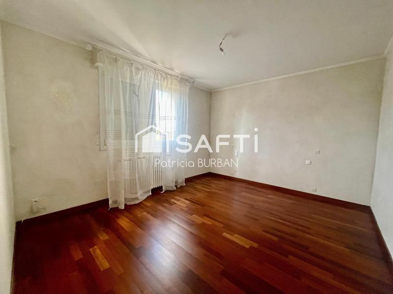 Maison - 236 m² - 8 pièces