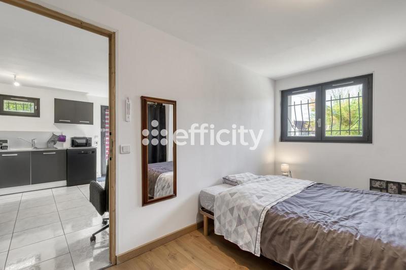 Maison - 182 m² - 7 pièces