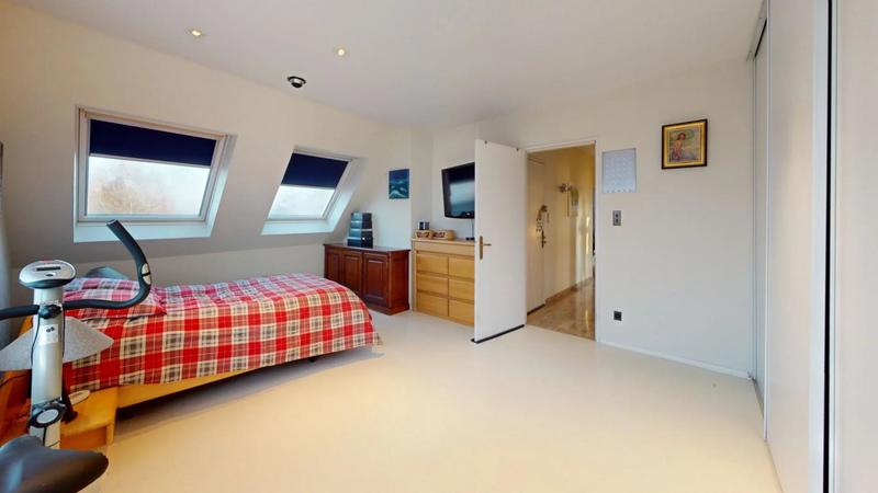 Maison - 210 m² - 7 pièces