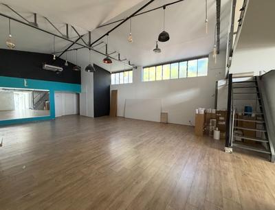 Local commercial - 187 m² - 3 pièces