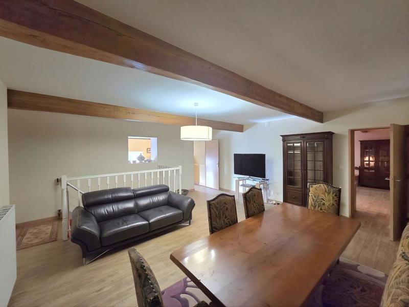 Maison - 454 m² - 15 pièces