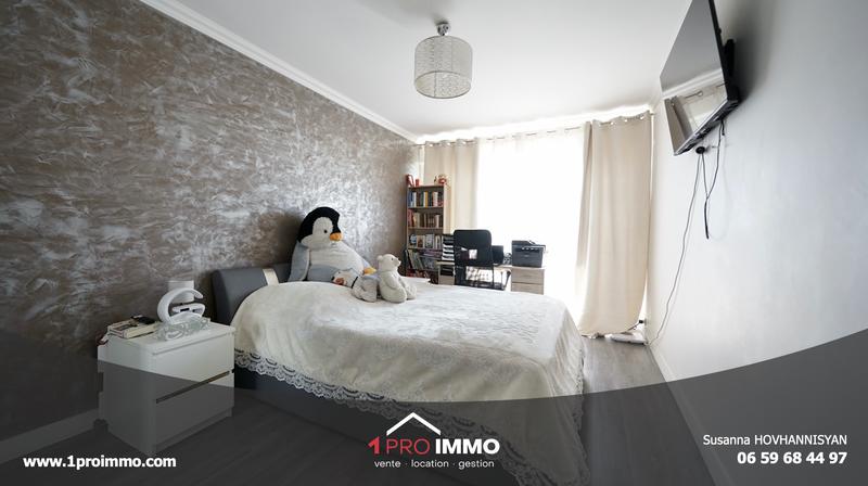 Appartement - 90 m² - 4 pièces