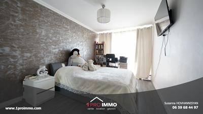 Appartement - 90 m² - 4 pièces