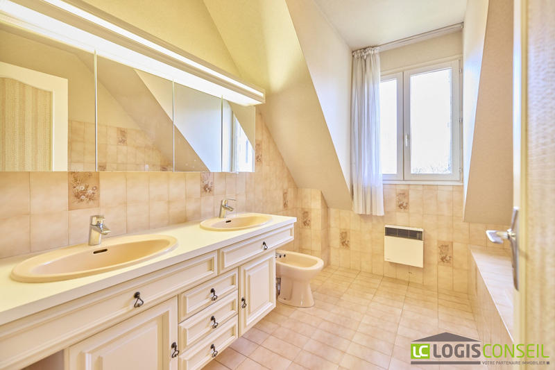 Maison traditionnelle - 120 m² - 5 pièces