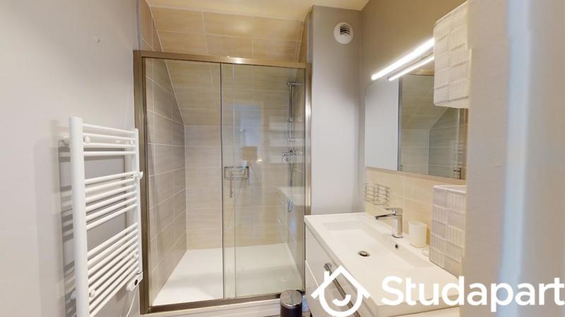 Chambre - 11 m² - 1 pièce