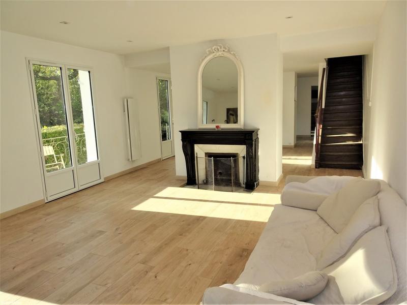 Maison - 240 m² - 9 pièces