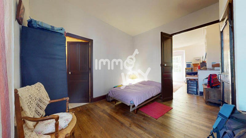 Maison - 210 m² - 9 pièces