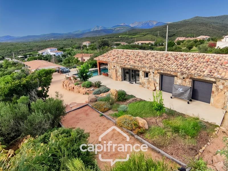 Maison - 95 m² - 4 pièces