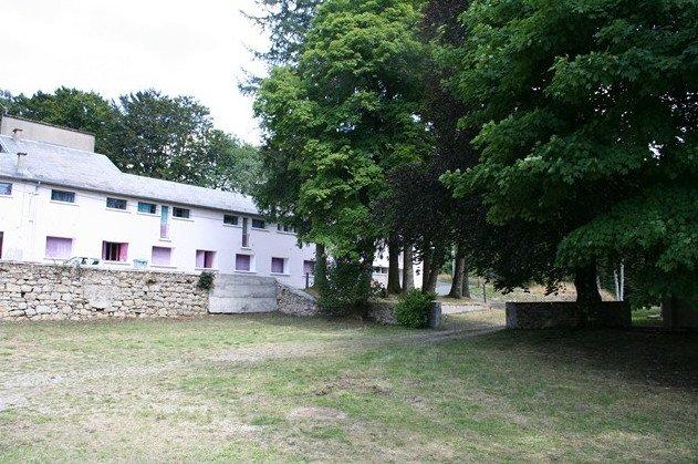 Propriété - 1 000 m² - 15 pièces
