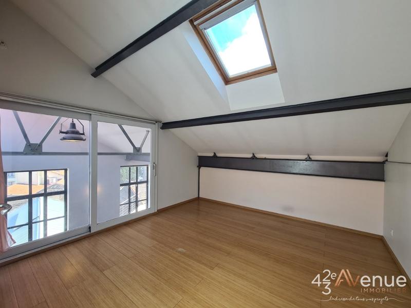 Loft - 175 m² - 5 pièces