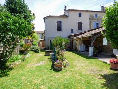 Maison - 280 m² - 10 pièces