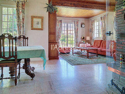 Maison - 196 m² - 8 pièces