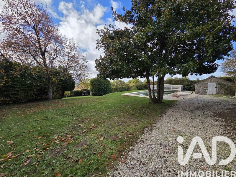 Maison - 235 m² - 7 pièces