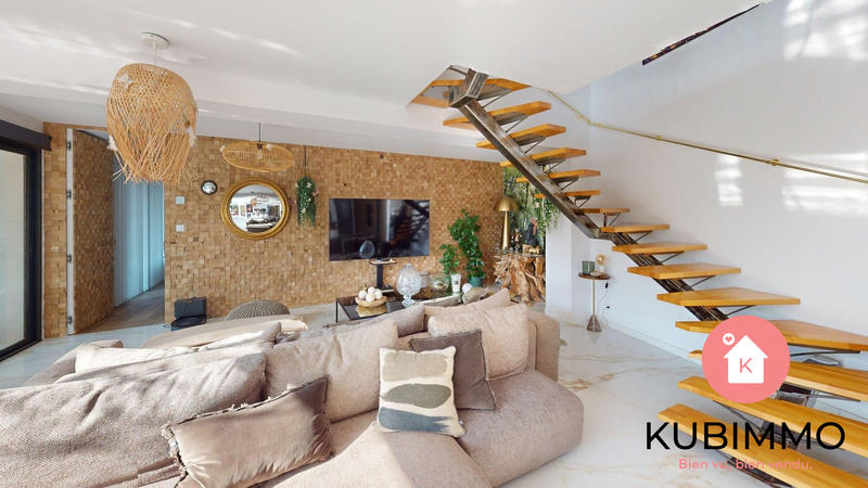 Maison - 207 m² - 6 pièces