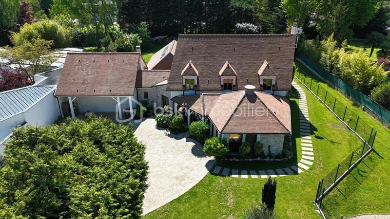 Demeure - 324 m² - 8 pièces