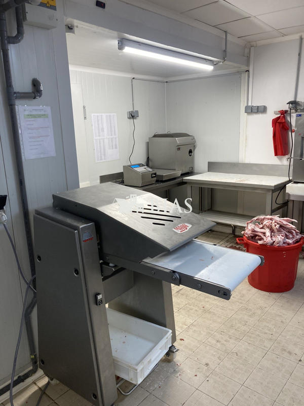 Fonds de commerce - 220 m²