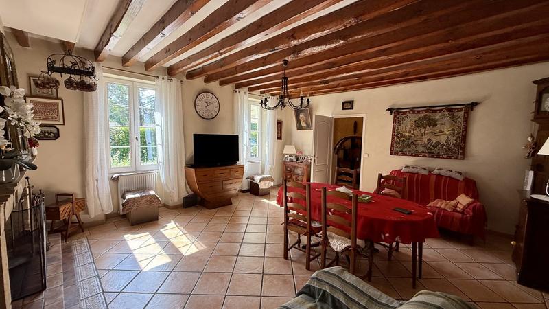 Maison - 323 m² - 8 pièces