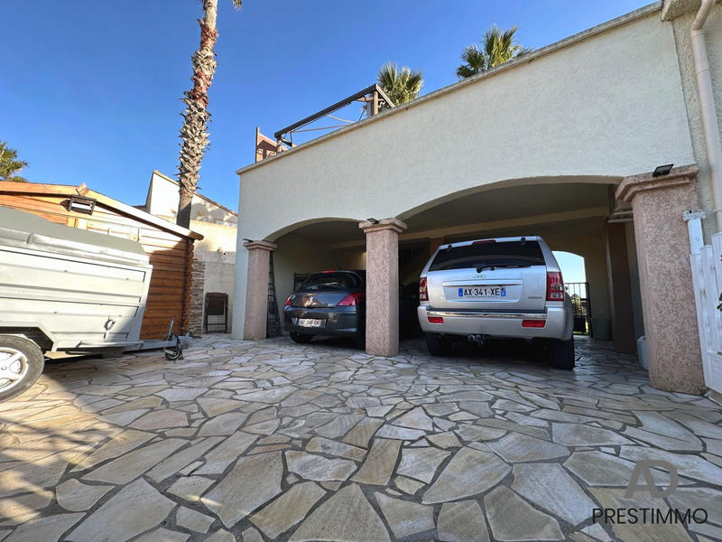 Villa - 231 m² - 8 pièces