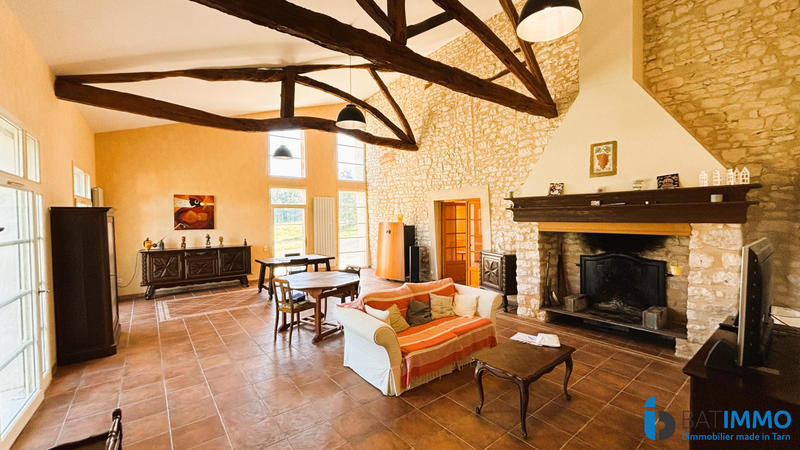 Maison - 239 m² - 7 pièces