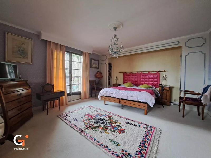 Maison - 203 m² - 7 pièces