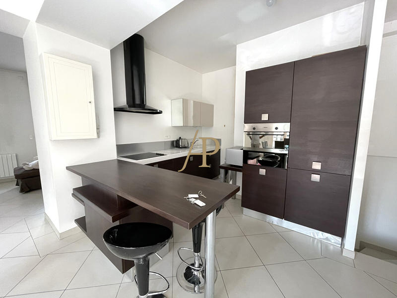 Appartement - 92 m² - 5 pièces