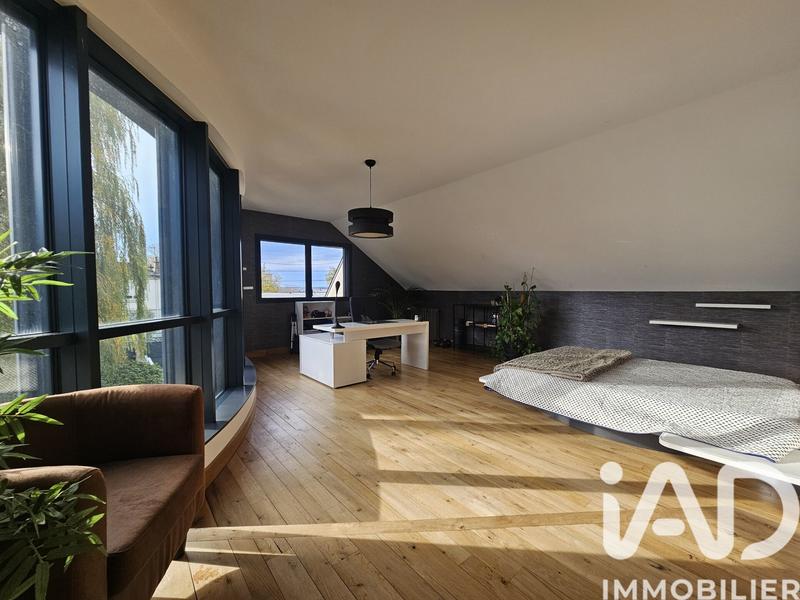 Maison - 247 m² - 5 pièces