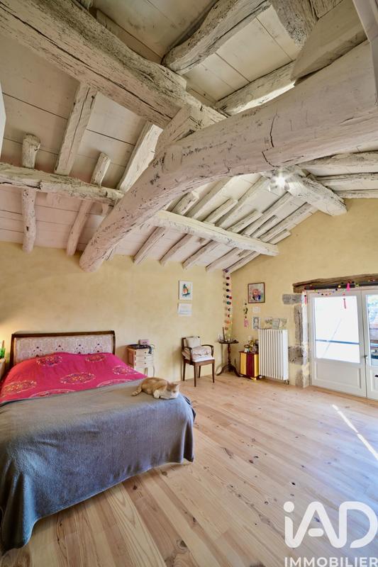 Maison - 706 m² - 16 pièces