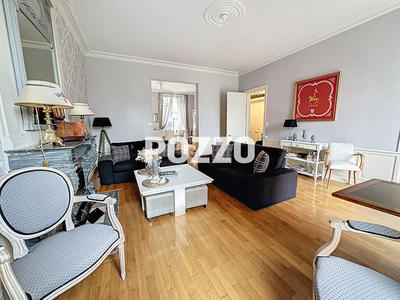 Maison - 265 m² - 9 pièces