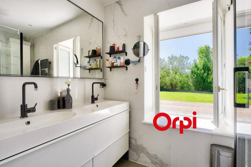 Maison ancienne - 185 m² - 8 pièces