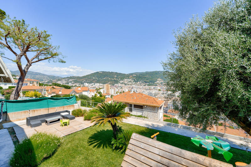 Maison - 170 m² - 7 pièces