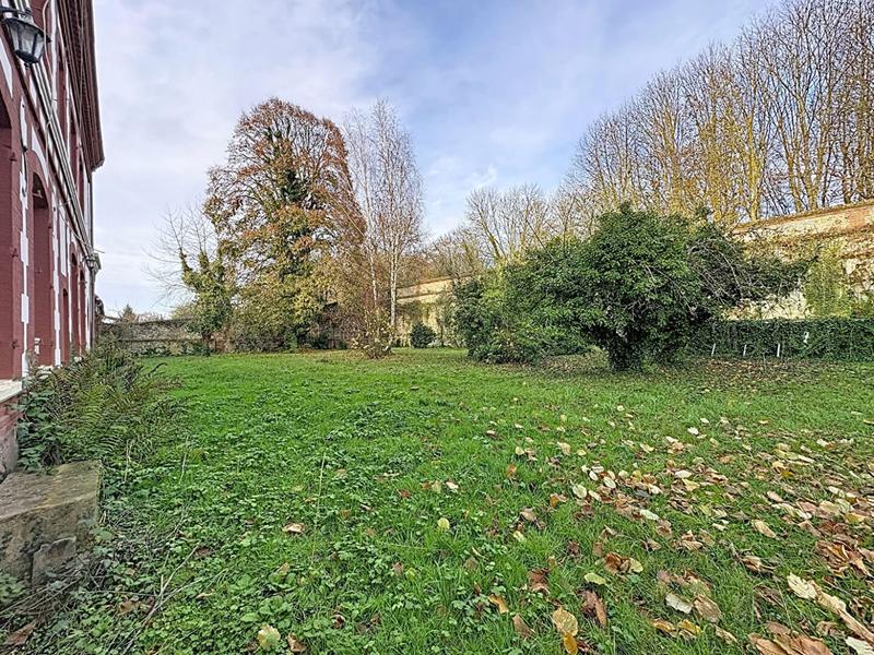 Maison - 352 m² - 15 pièces