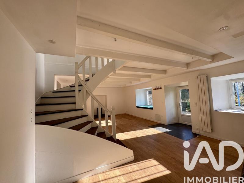 Maison - 220 m² - 9 pièces